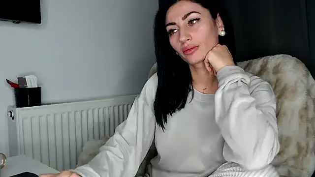 ElizabethAC online show from 12/01/25, 04:28