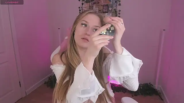 Snapshot of Stacy_River chatting on 03/10/25, 08:26 Stacy River online show from 03/10/25, 08:26