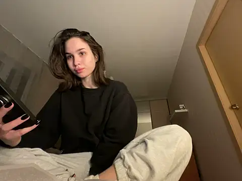 Snapshot of Roxie_Mils chatting on 11/09/25, 09:13 Roxie Mils online show from 11/09/25, 09:13