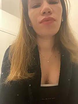 EvaRush online show from 01/21/25, 04:05