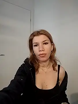 EvaRush online show from 12/22/25, 08:44