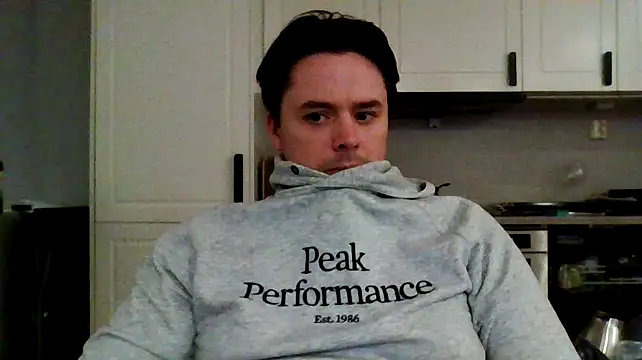 Snapshot of aleksergira chatting on 12/11/24, 12:12 aleksergira online show from 12/11/24, 12:12