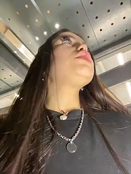 Snapshot of Chloe__Moon chatting on 12/13/24, 09:20 Chloe Moon online show from 12/13/24, 09:20