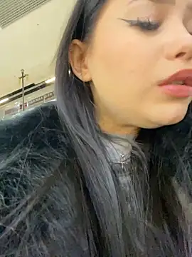 Snapshot of Chloe__Moon chatting on 12/22/24, 07:10 Chloe Moon online show from 12/22/24, 07:10