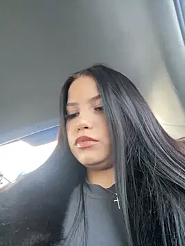 Snapshot of Chloe__Moon chatting on 01/04/25, 12:38 Chloe Moon online show from 01/04/25, 12:38