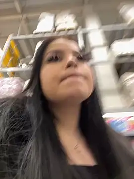 Snapshot of Chloe__Moon chatting on 01/05/25, 04:48 Chloe Moon online show from 01/05/25, 04:48