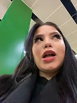 Snapshot of Chloe__Moon chatting on 01/30/25, 04:13 Chloe Moon online show from 01/30/25, 04:13