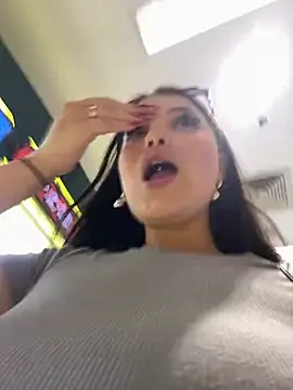 Snapshot of Chloe__Moon chatting on 03/09/25, 12:31 Chloe Moon online show from 03/09/25, 12:31