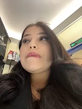 Snapshot of Chloe__Moon chatting on 03/20/25, 11:05 Chloe Moon online show from 03/20/25, 11:05