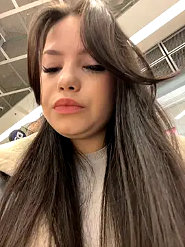 Snapshot of Chloe__Moon chatting on 12/17/25, 02:23 Chloe Moon online show from 12/17/25, 02:23