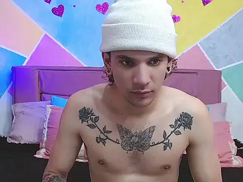 tylor boy online show from 09/18/25, 04:36