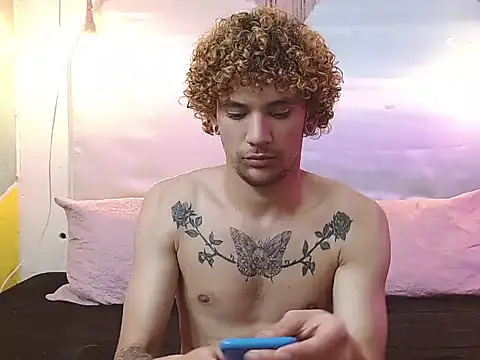 tylor boy online show from 12/01/25, 04:17