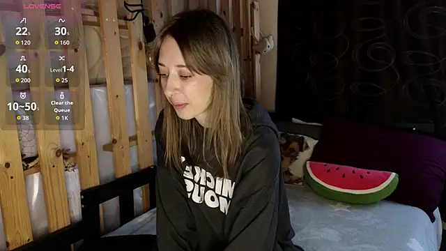 NinaNovalicious online show from 04/24/26, 06:38