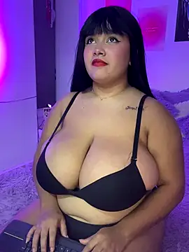 Snapshot of angie_bigboobs_ chatting on 10/13/25, 02:11 angie bigboobs online show from 10/13/25, 02:11