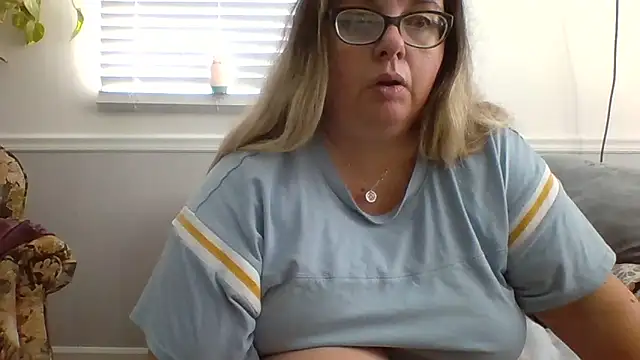 LauLauPAWG online show from 01/17/25, 04:15