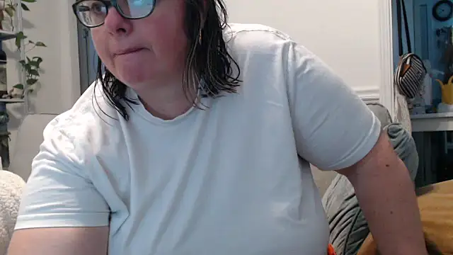 LauLauPAWG online show from 02/16/25, 02:43