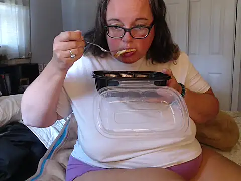 LauLauPAWG online show from 09/19/25, 04:40