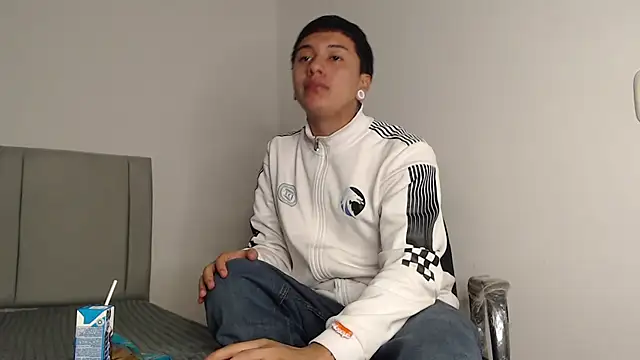 alex-lover online show from 03/10/26, 04:17