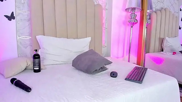 Snapshot of PollyGrey_ chatting on 02/01/25, 06:32 PollyGrey online show from 02/01/25, 06:32