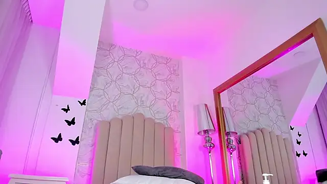 Snapshot of PollyGrey_ chatting on 02/08/25, 06:33 PollyGrey online show from 02/08/25, 06:33