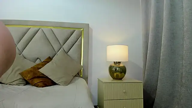 emily queen2 online show from 04/19/26, 07:05