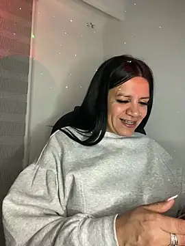 Snapshot of Milff_parkerrr chatting on 03/22/25, 01:43 Milff parkerrr online show from 03/22/25, 01:43