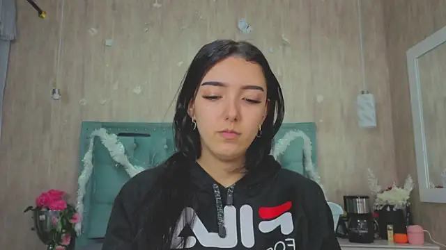 Snapshot of Marcelaa_fox chatting on 12/19/25, 10:39 Marcelaa fox online show from 12/19/25, 10:39