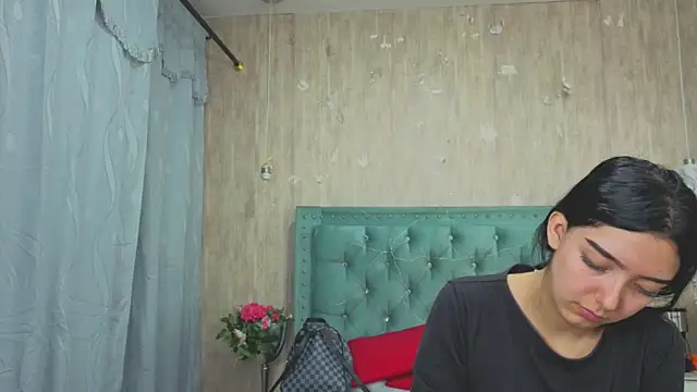 Snapshot of Marcelaa_fox chatting on 02/02/26, 06:39 Marcelaa fox online show from 02/02/26, 06:39