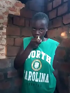 Snapshot of Black_juicy24 chatting on 11/12/25, 04:13 Black juicy24 online show from 11/12/25, 04:13