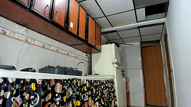 Snapshot of RachelJones_ chatting on 12/22/24, 03:22 RachelJones online show from 12/22/24, 03:22