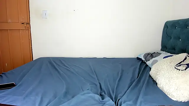 Snapshot of RachelJones_ chatting on 12/28/24, 10:36 RachelJones online show from 12/28/24, 10:36