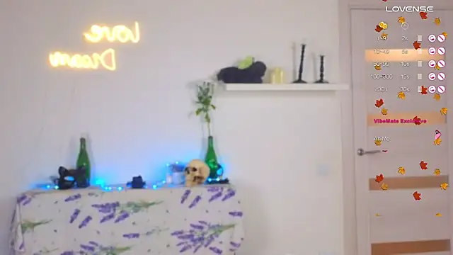  yourFoxy  online show from 10/27/25, 11:47