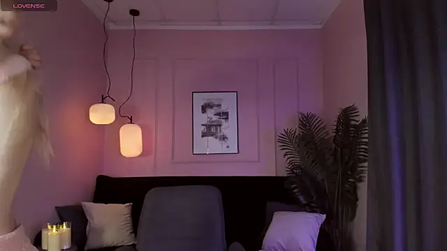 EmilyAir online show from 03/02/25, 01:58