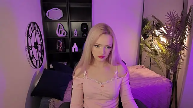 EmilyAir online show from 09/26/25, 07:51