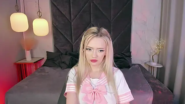 EmilyAir online show from 12/16/25, 04:50