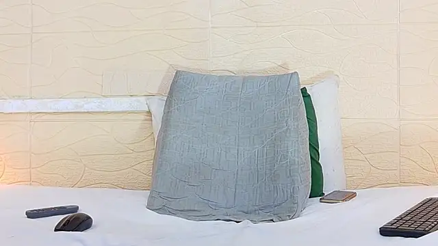 Chocolatte bar online show from 03/18/25, 04:48