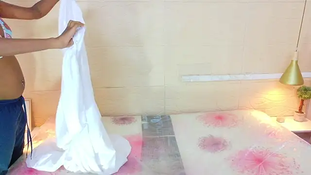 Chocolatte bar online show from 10/07/25, 02:03