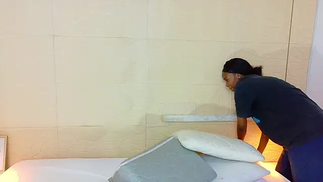 Chocolatte bar online show from 12/03/25, 02:04