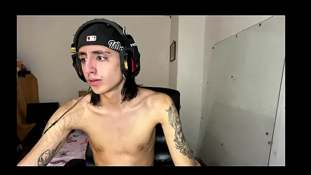 Snapshot of Matthew_Dixonn chatting on 02/05/25, 05:52 Matthew Dixonn online show from 02/05/25, 05:52