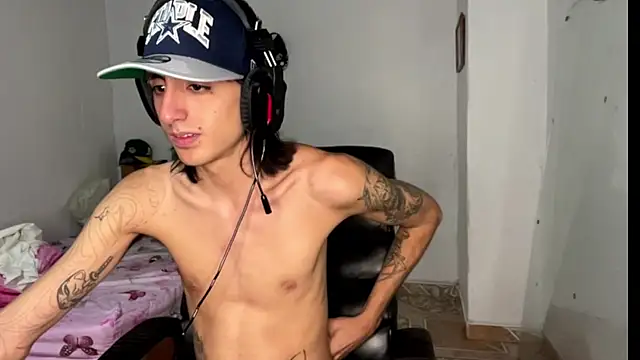 Snapshot of Matthew_Dixonn chatting on 02/07/25, 04:59 Matthew Dixonn online show from 02/07/25, 04:59