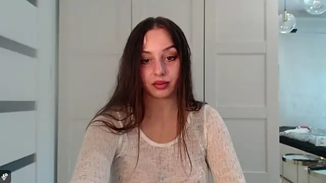 courtneyPerfect online show from 10/23/25, 01:43