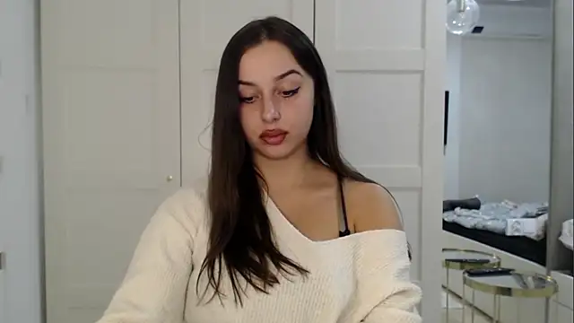 courtneyPerfect online show from 10/27/25, 02:54