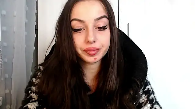 courtneyPerfect online show from 04/11/26, 07:24