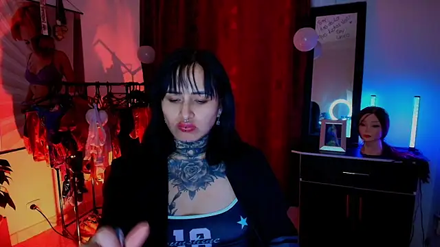 TinnaDawsom online show from 12/03/25, 01:46