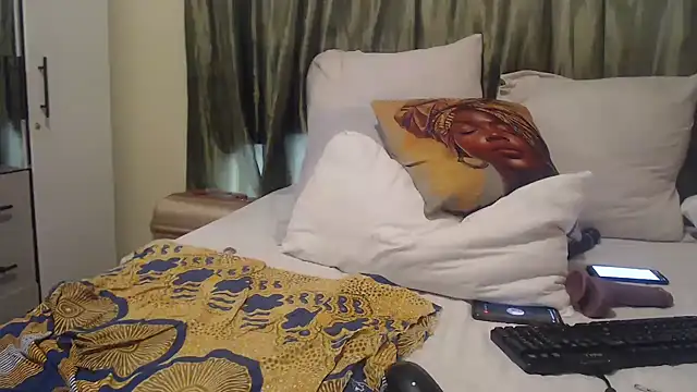 Foxybrownxx1 online show from 09/28/25, 07:14