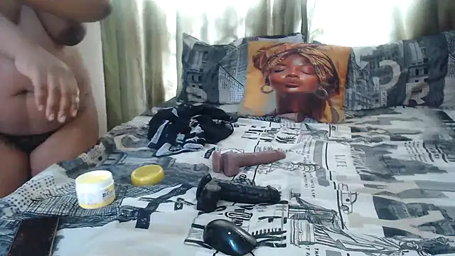 Foxybrownxx1 online show from 10/21/25, 06:14