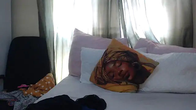 Foxybrownxx1 online show from 02/25/26, 06:56