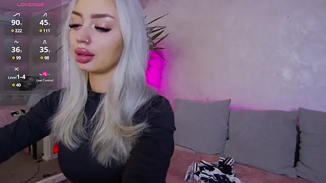 Snapshot of BambiAndAyline chatting on 01/16/25, 04:07 BambiAndAyline online show from 01/16/25, 04:07