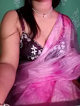 Snapshot of QueenOfHeart_07 chatting on 10/15/25, 03:12 QueenOfHeart 07 online show from 10/15/25, 03:12