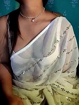 QueenOfHeart 07 online show from 11/07/25, 06:41